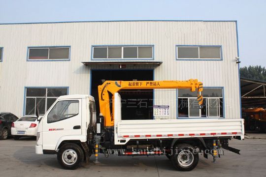 點擊查看詳細信息<br>標題：3噸隨車吊 閱讀次數(shù)：2484