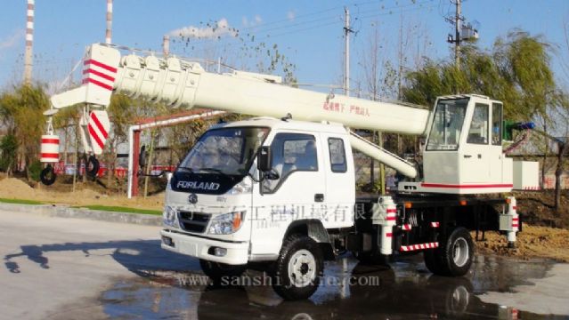 點擊查看詳細信息<br>標題：8噸汽車吊 閱讀次數：2803