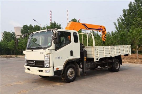 點(diǎn)擊查看詳細(xì)信息<br>標(biāo)題：5噸凱馬隨車(chē)吊 閱讀次數(shù)：2326