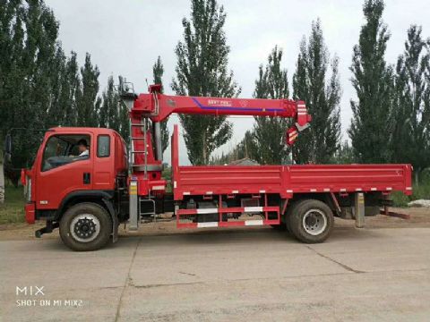 點擊查看詳細(xì)信息<br>標(biāo)題：8噸東風(fēng)隨車吊 閱讀次數(shù)：1800