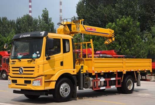 點擊查看詳細(xì)信息<br>標(biāo)題：8噸大運(yùn)隨車吊 閱讀次數(shù)：1797