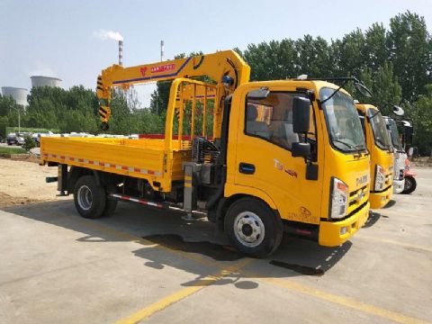 點擊查看詳細(xì)信息<br>標(biāo)題：4噸唐駿隨車吊 閱讀次數(shù)：1766
