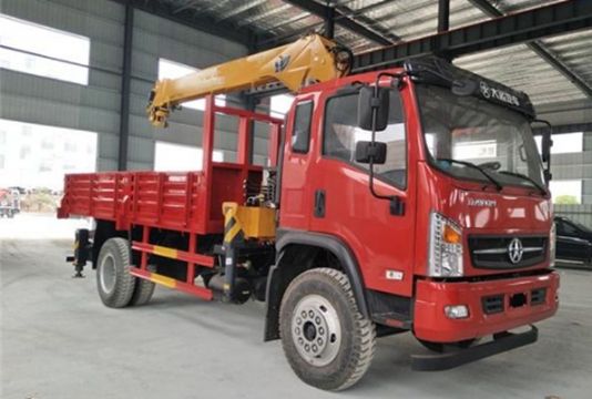 點擊查看詳細(xì)信息<br>標(biāo)題：5噸大運(yùn)隨車吊 閱讀次數(shù)：1940