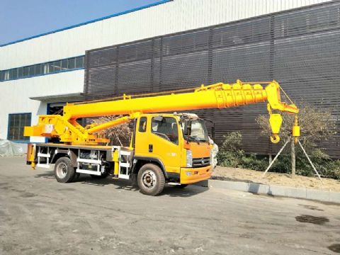 點擊查看詳細信息<br>標題：12噸凱馬汽車吊 閱讀次數(shù)：1908