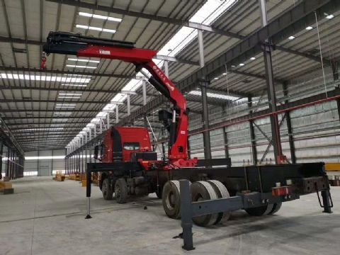 點擊查看詳細信息<br>標題：15噸折臂吊 閱讀次數(shù)：2394